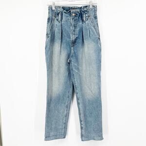 Abercrombie & Fitch Mom High Rise Jeans Raw Hem